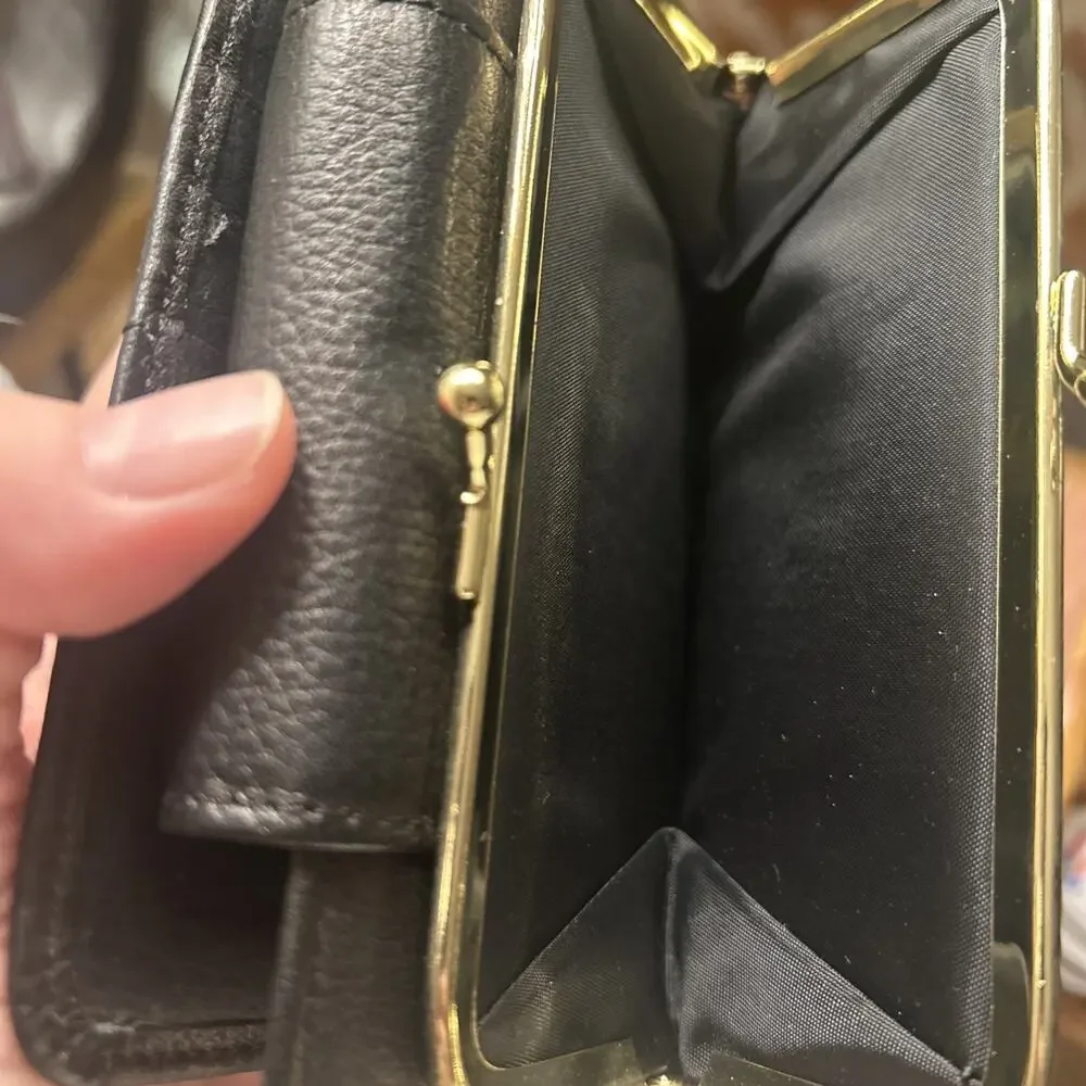 Mundi Genuine Leather Wallet Black NWT Credit Cards Change Purse